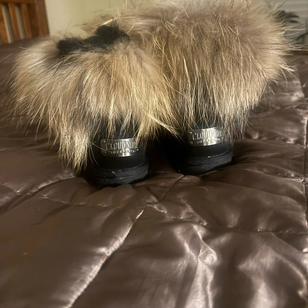 Cloud Nine Raccoon fur Black Boots - Picture 5 of 6